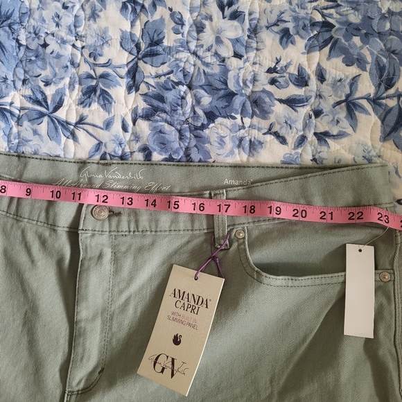 NWT Gloria Vanderbilt Amanda Plus Size Capris - Picture 8 of 12